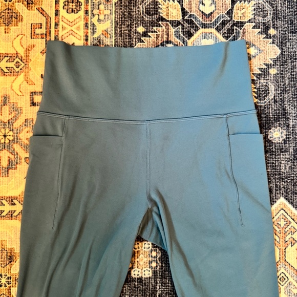 Athleta Salutation Stash Pocket II Capri Riviera Blue Women’s Size Small - Picture 3 of 7